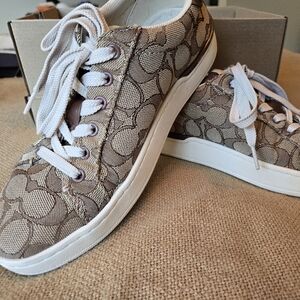 Coach Women's BROWN Tan Sneakers SIZE 6